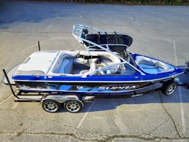Picture for category 2006-2015 Launch 20-24Ft